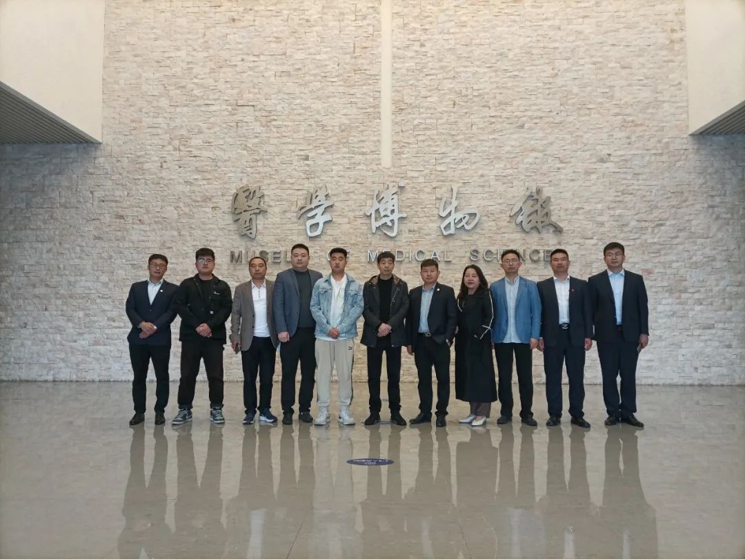 百消丹集團(tuán)董事長佘中生一行赴駝人集團(tuán)參觀考察